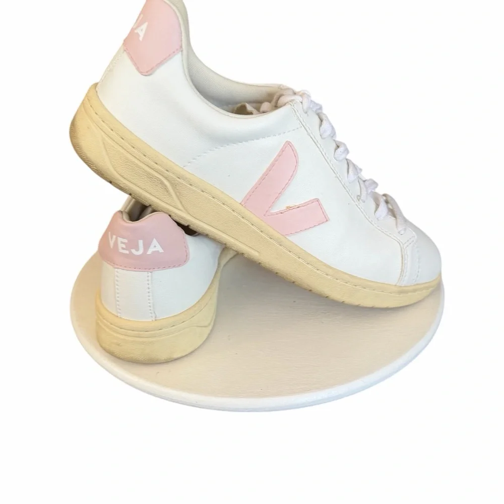 Veja Campo Sneaker Pink/White Esplar Leather Women's Size 40 (US 9) EUC!